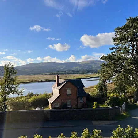 Dyfi Hideaway - Holiday Cottage Snowdonia - Stunning River & Valley Views - Ynyshir Machynlleth Exterior photo