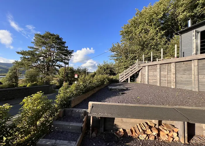 Dyfi Hideaway - Holiday Cottage Snowdonia - Stunning River & Valley Views - Ynyshir