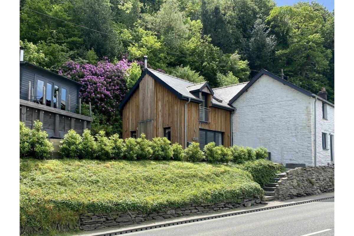 Holiday home Dyfi Hideaway - Snowdonia - Stunning River & Valley Views - Ynyshir *