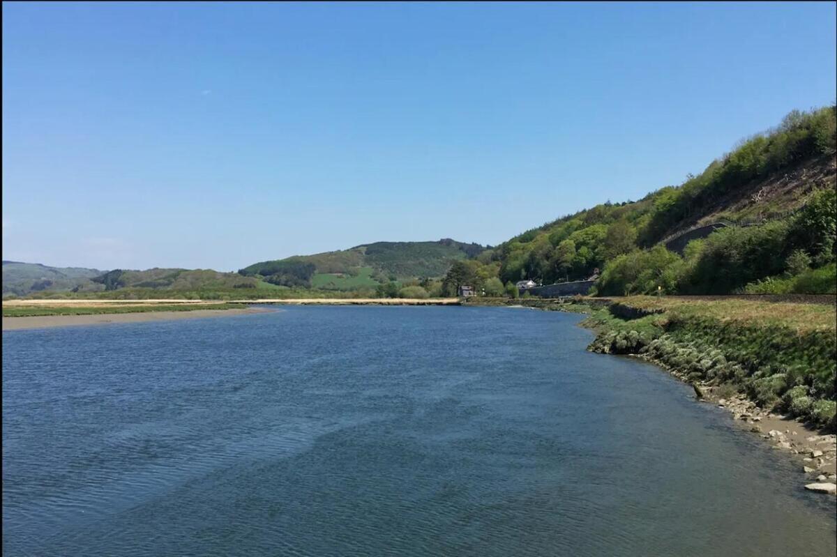 Holiday home Dyfi Hideaway - Snowdonia - Stunning River & Valley Views - Ynyshir Machynlleth